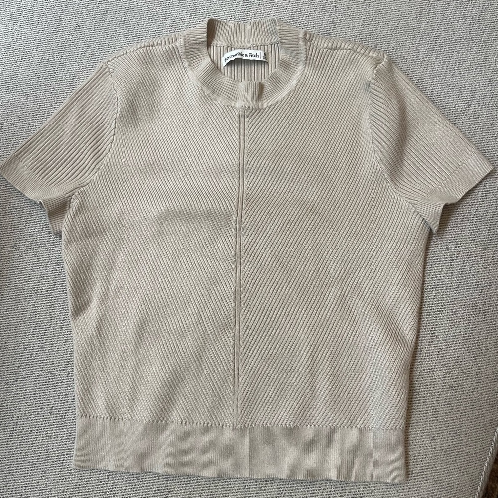 Abercrombie elevated ribbed knit tee size M